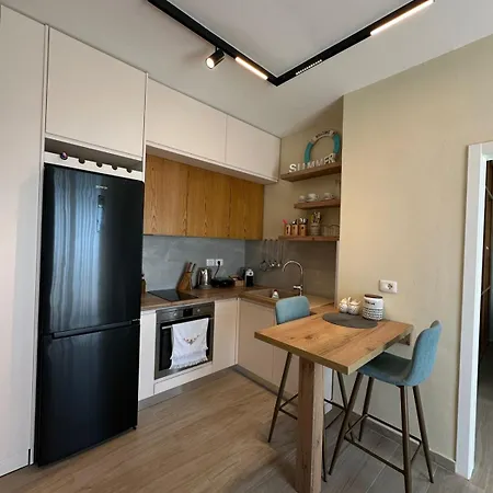 3 Diamonds Apartment, Drymades, Gjileke, Palase Gjilek