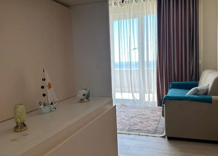 3 Diamonds Apartment, Drymades, Gjileke, Palase