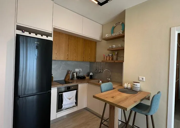 3 Diamonds Apartment, Drymades, Gjileke, Palase Gjilek