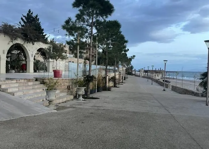 3 Diamonds Apartment, Drymades, Gjileke, Palase