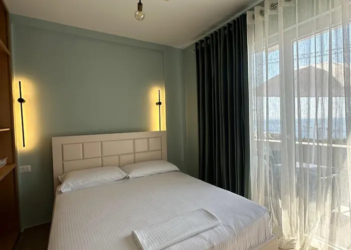 3 Diamonds Apartment, Drymades, Gjileke, Palase Gjilek