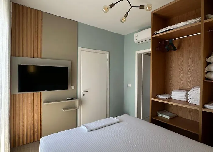3 Diamonds Apartment, Drymades, Gjileke, Palase